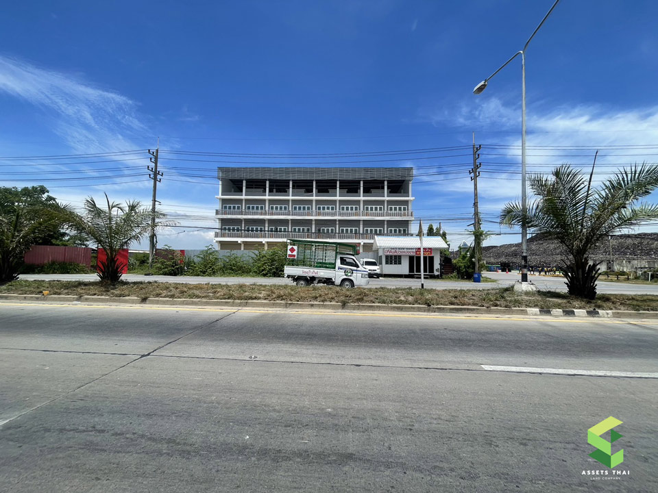 ด้านหน้าติดถนน